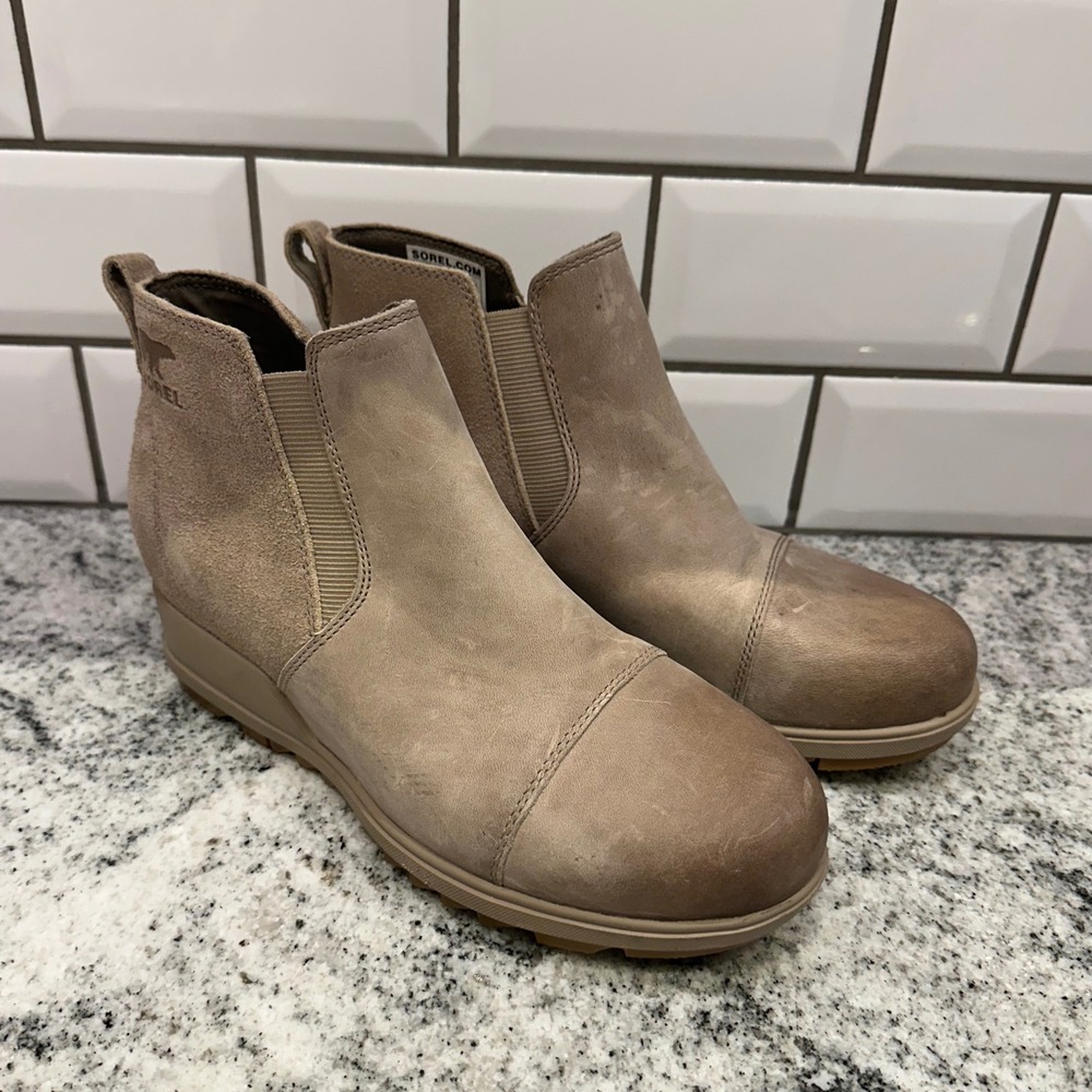 Sorel Womens 7.5 Joan of Arctic Next Lite Chelsea Boots Tan Leather Suede Wedge